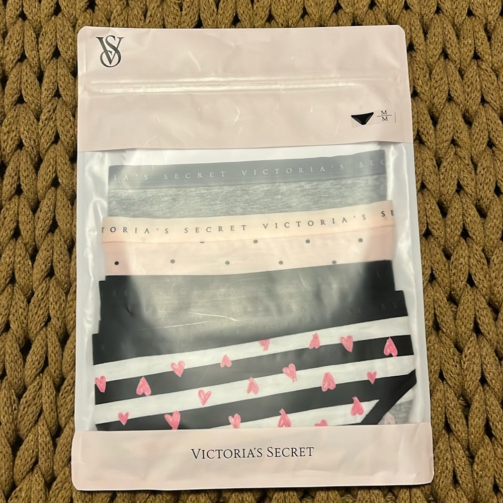 Never Been Worn Victoria’s Secret Women’s Medium Bikini 4 Panty Pack